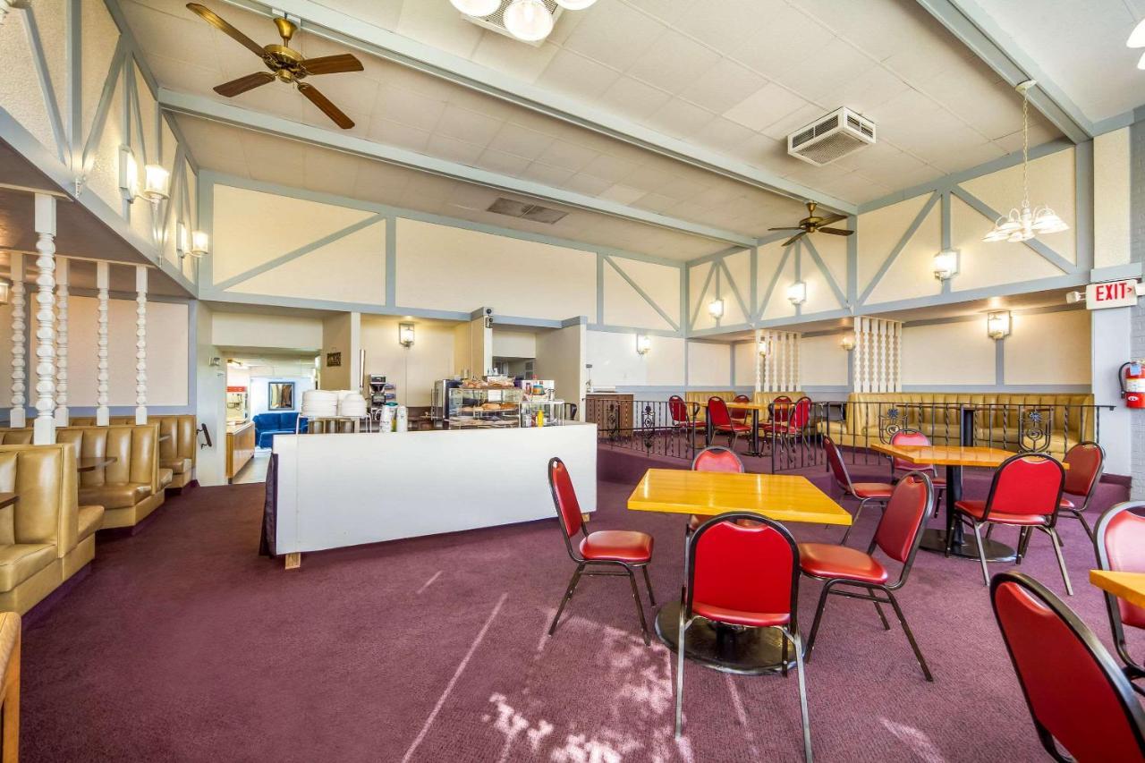 Hospitality Inn North Platte Bagian luar foto