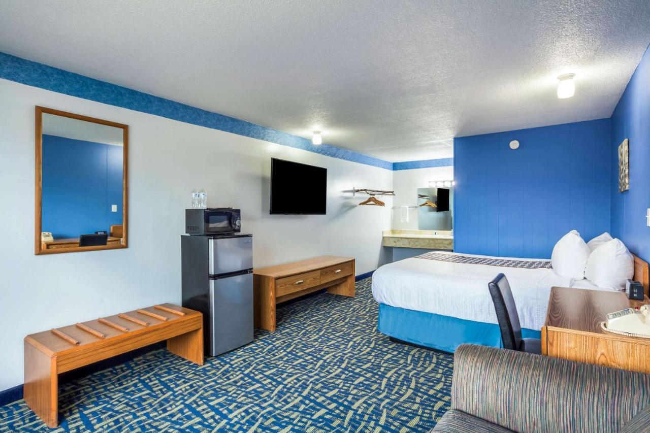 Hospitality Inn North Platte Bagian luar foto